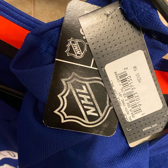 Authentic Toronto Maple Leafs Hockey Jersey - Picture 3 of 4